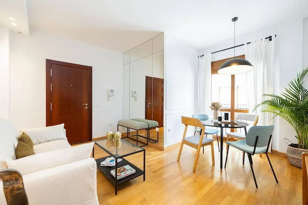 Central Apartment With Pool Malaga