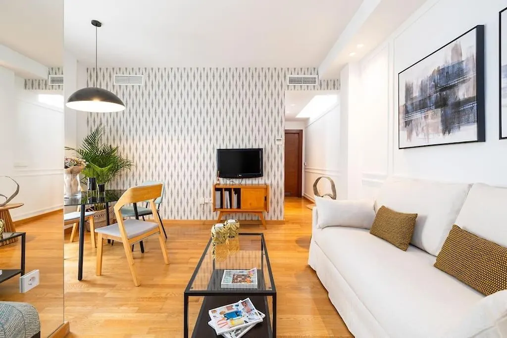 Central Apartment With Pool Malaga