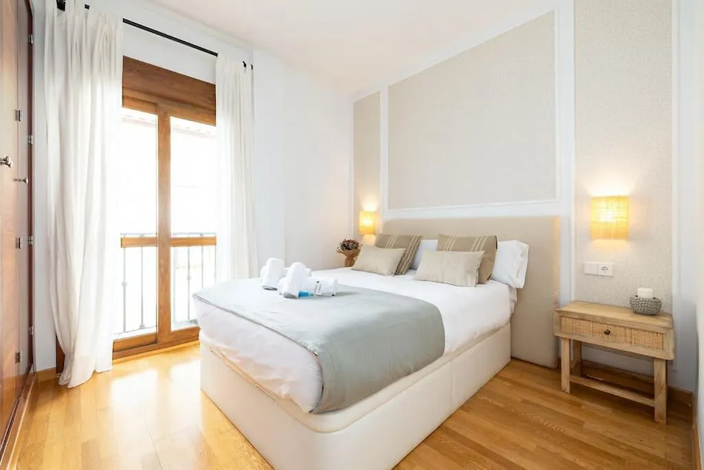 Central Apartment With Pool Malaga
