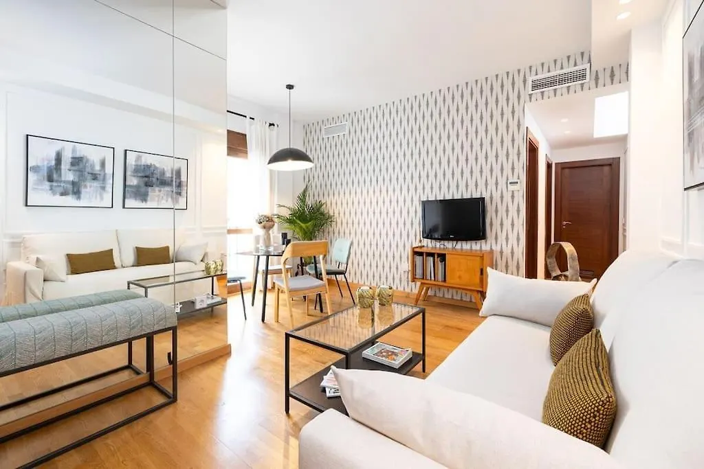 Central Apartment With Pool Malaga