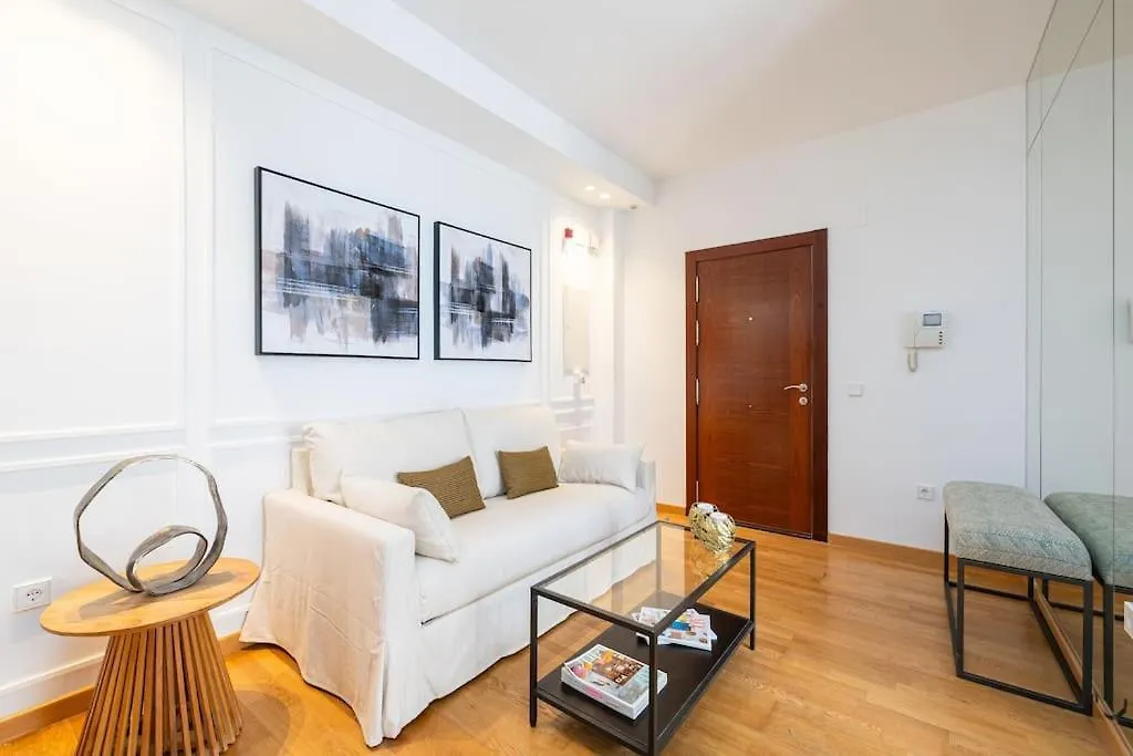 Central Apartment With Pool Malaga